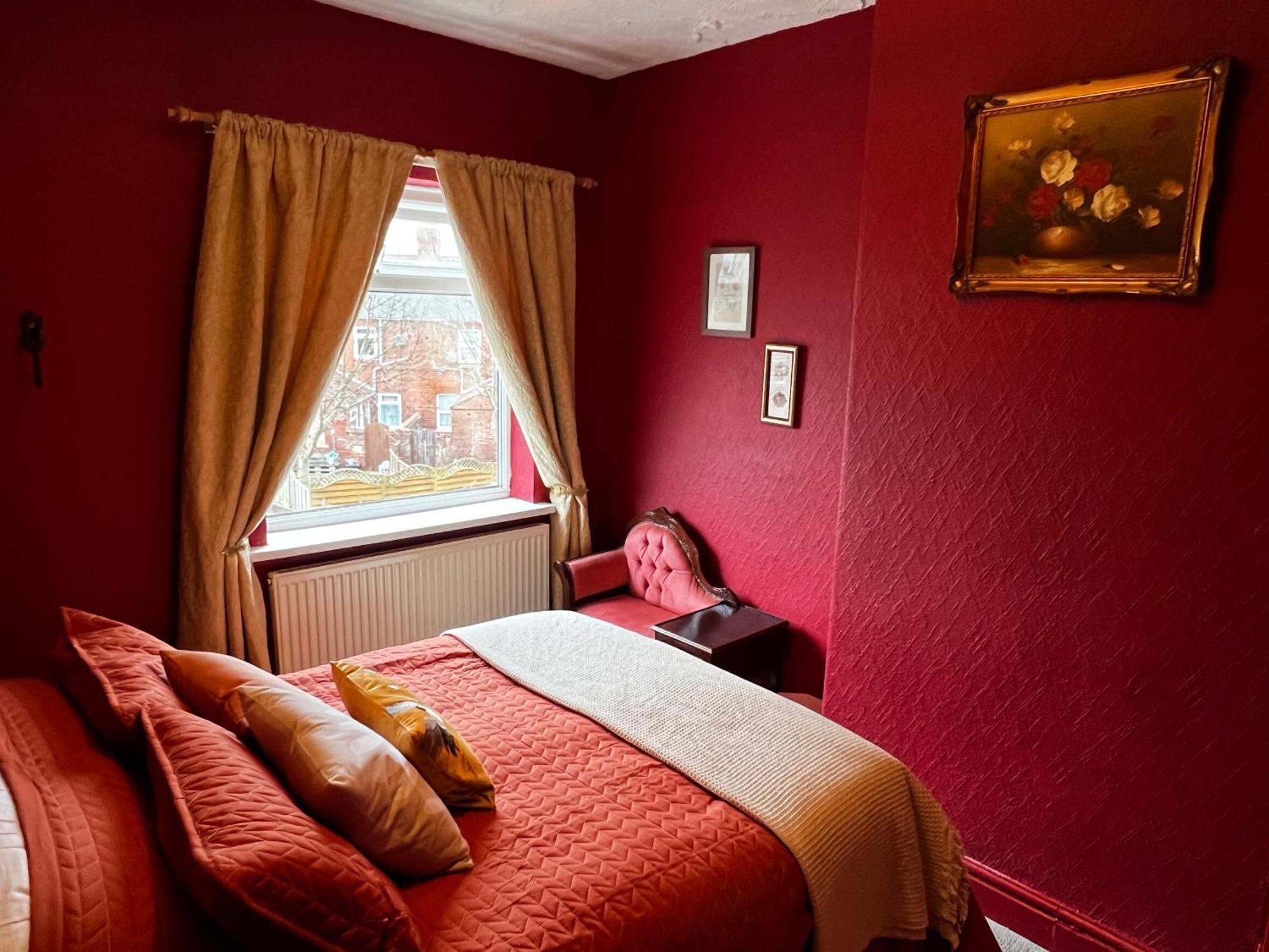 Robin'S Hollow: 2Bd Home Near Wrexham Afc Exterior photo
