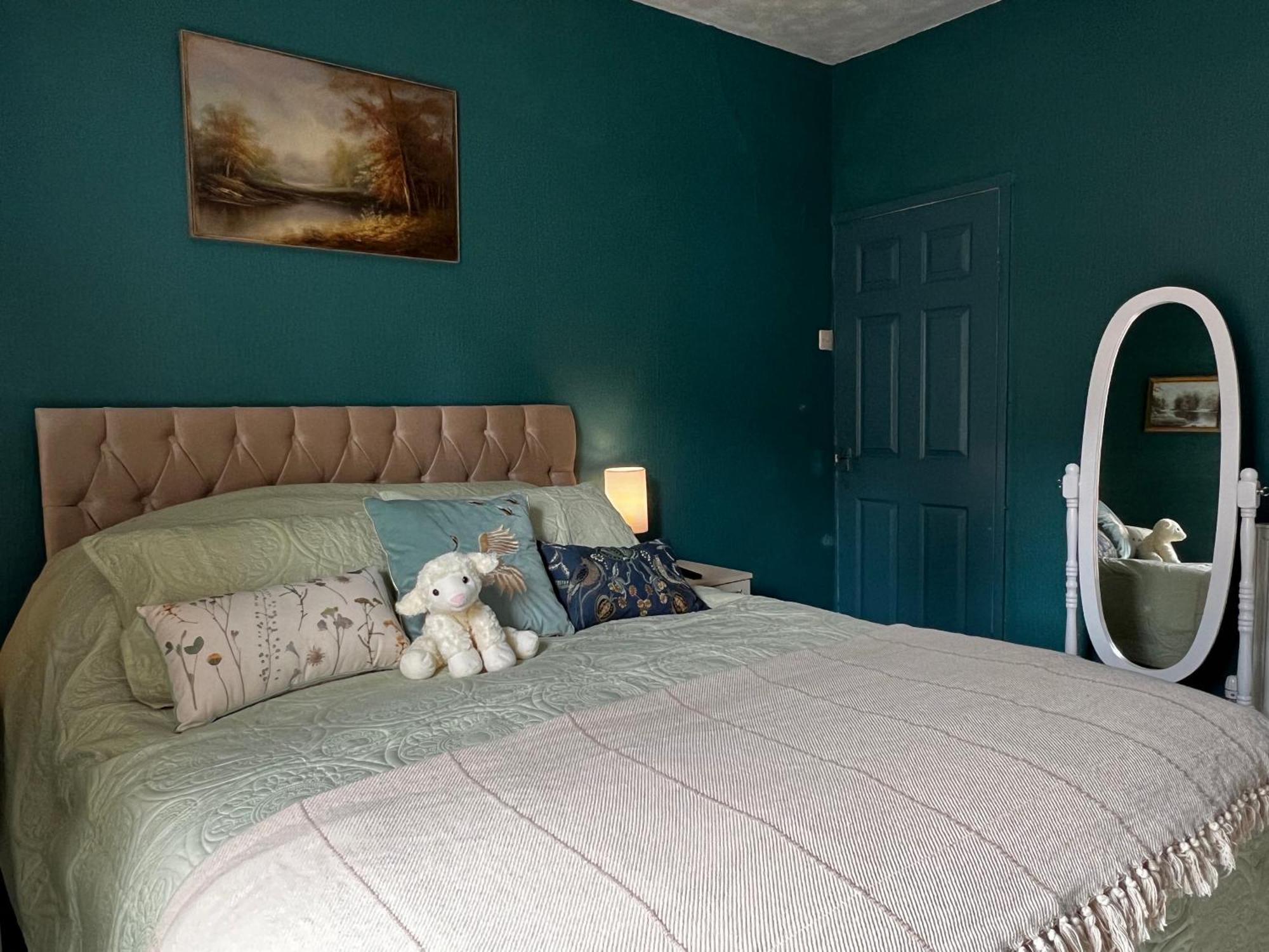 Robin'S Hollow: 2Bd Home Near Wrexham Afc Exterior photo
