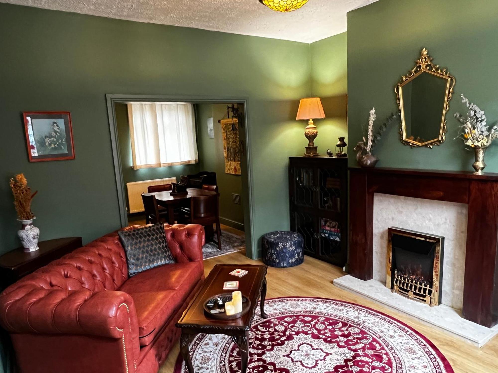 Robin'S Hollow: 2Bd Home Near Wrexham Afc Exterior photo